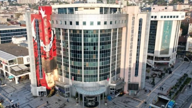 İzmit'te bayram öncesi belediyeden esnafa kolaylık